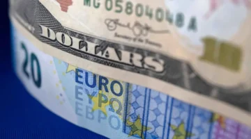 زوج اليورو/الدولار الأمريكي يتعرض لاختبار حاسم عند مستوى الدعم الرئيسي